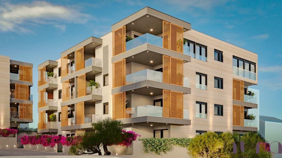 visoka-garsonjera-vrtom-novogradnji-slika-268697911